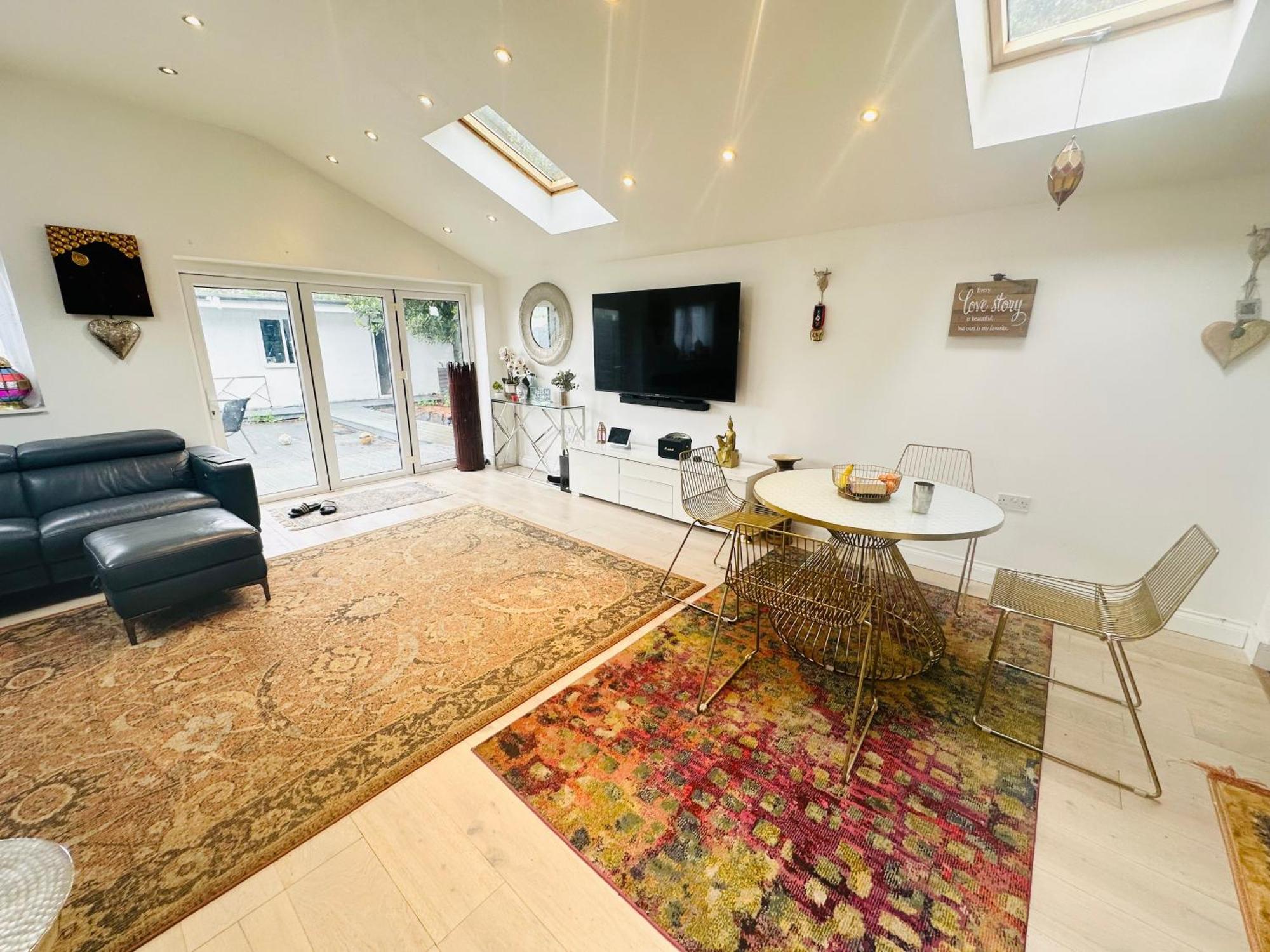 Beautiful Home In London With Easy Access To Central London Sutton  Exterior foto