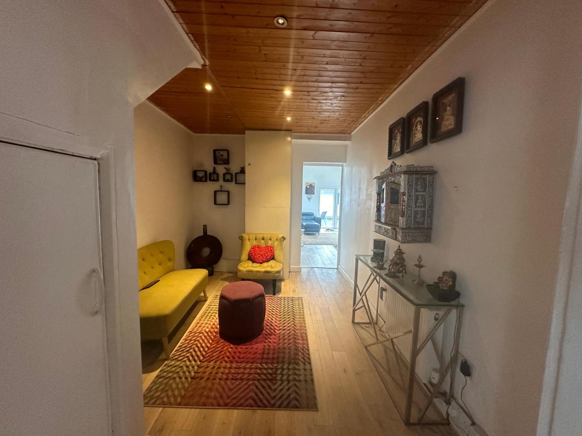 Beautiful Home In London With Easy Access To Central London Sutton  Exterior foto